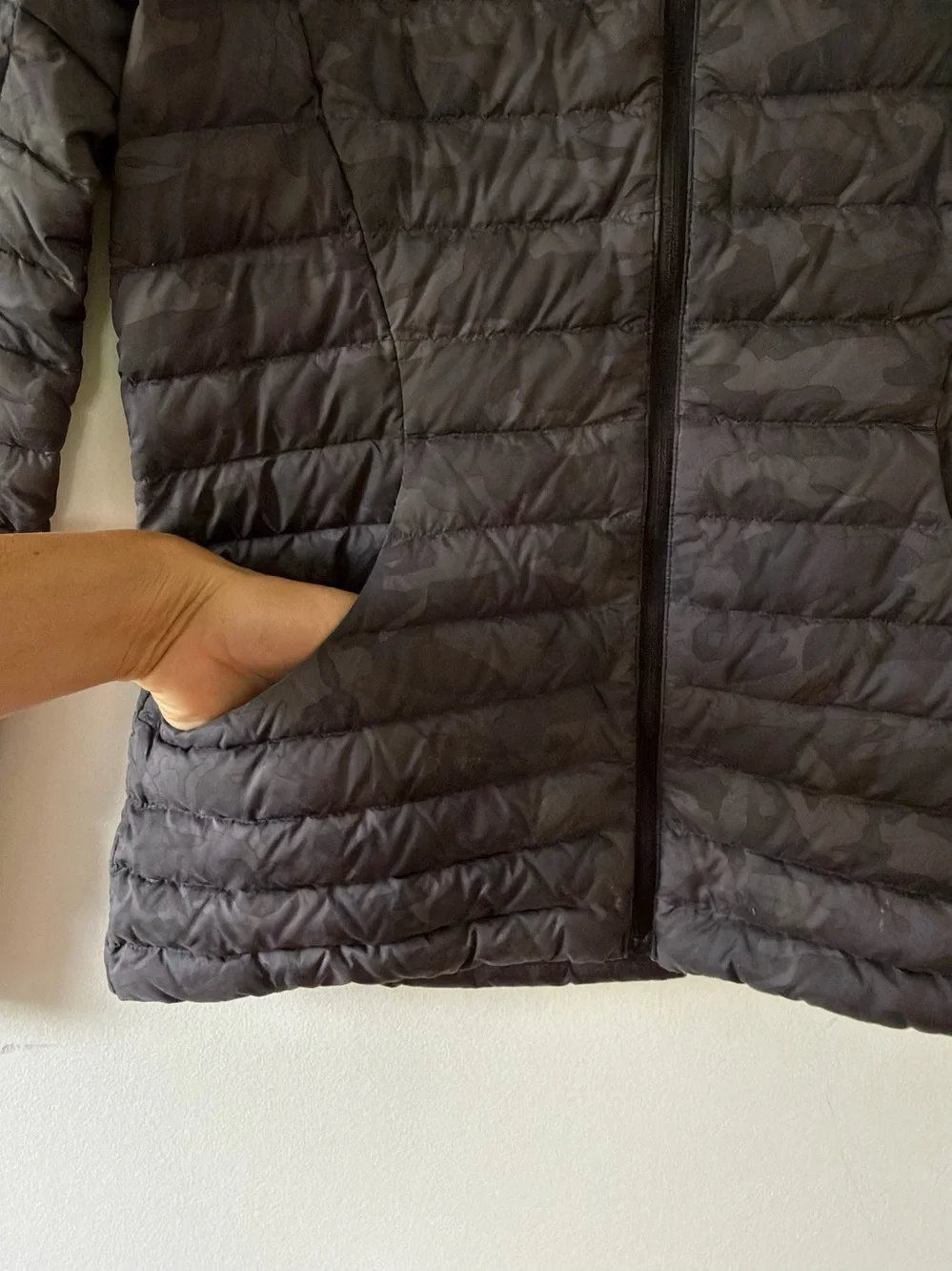 lululemon Pack It Down Puffer Jacket  Goose Down  Camo  W4B7AS Size 8 *No Hood